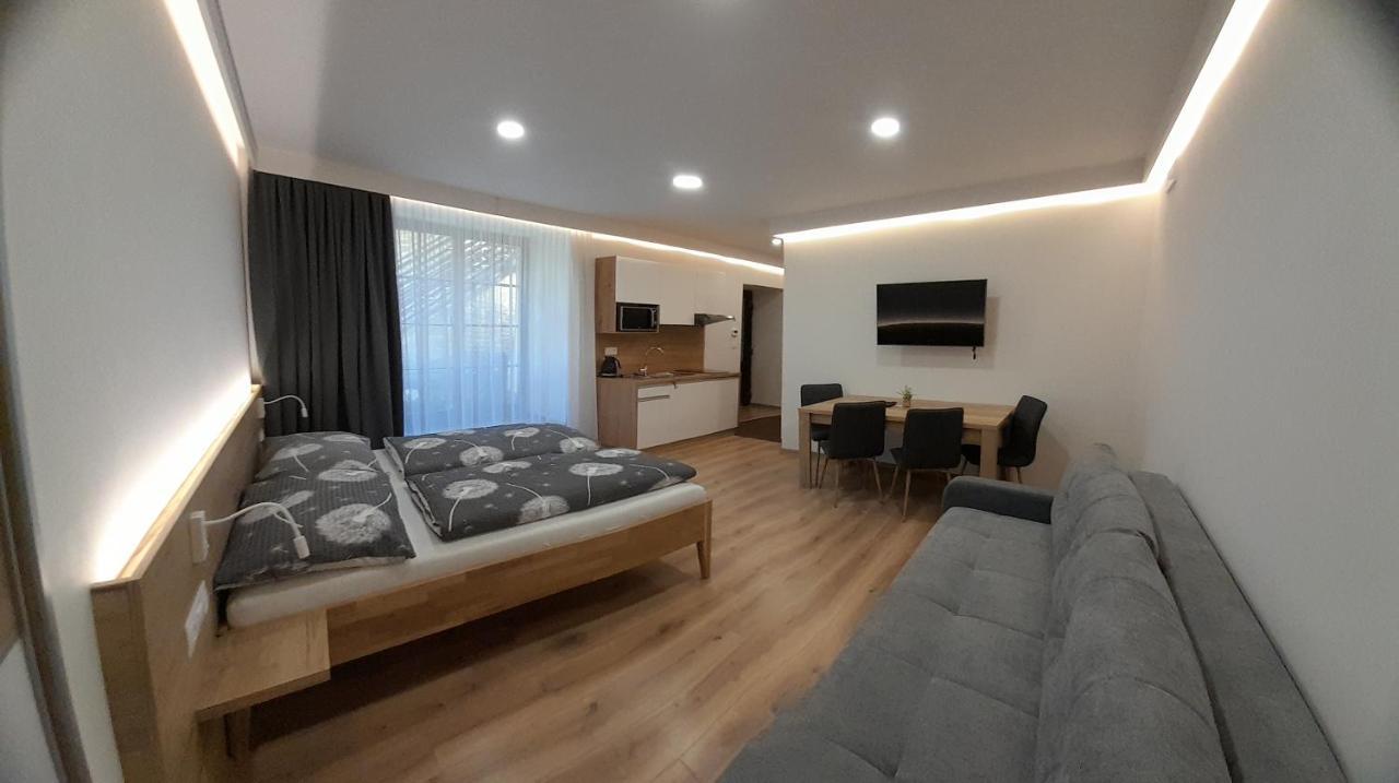 Apartmany Lumi Вельки-Славков Экстерьер фото